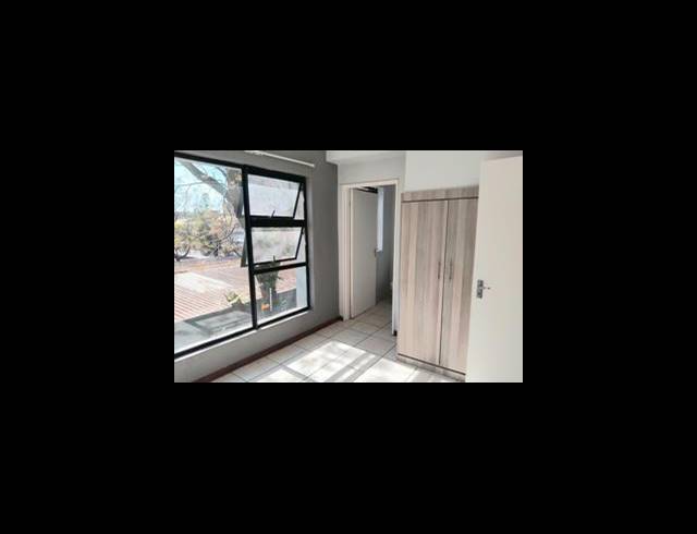 1 BEDROOM PROPERTY TO RENT IN RANDBURG CENTRAL